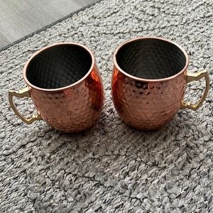 Set of two 🧉 Mule cups bronze and gold lightly used